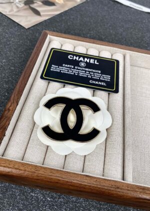 Эксклюзивная брошь Chanel GL